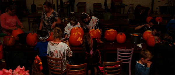 pompoenen snijden halloween nh